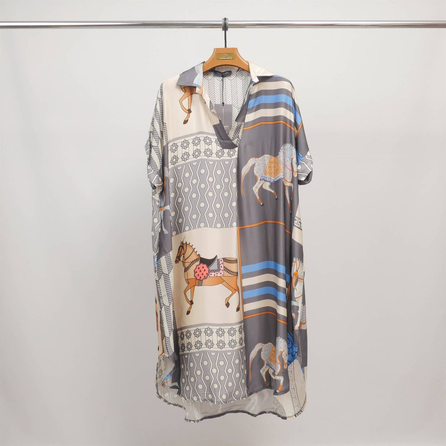 Robe imprimée chevaux en viscose soie  KD6917VS-20